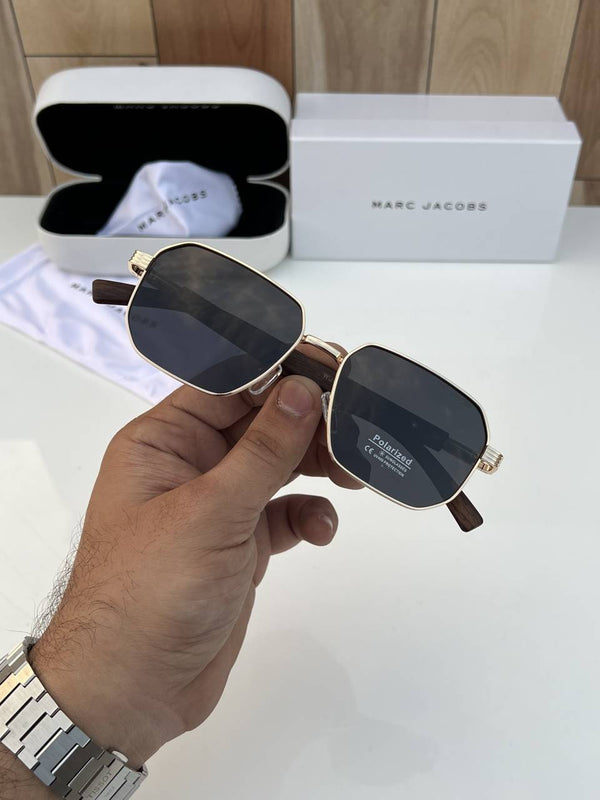 Marc_jacobs_14103_gold_black