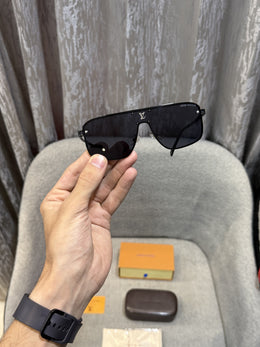 Louis Vuitton Model 2031 Premium sunglass