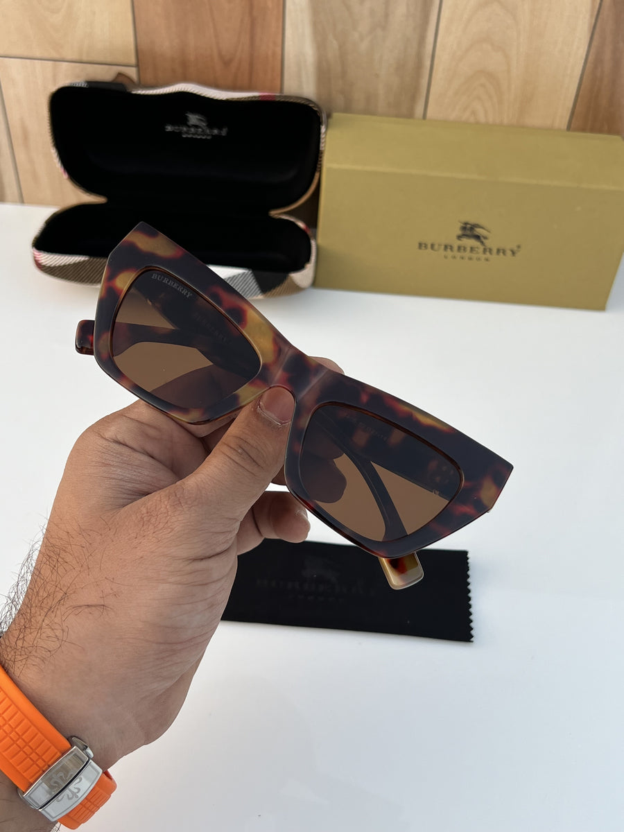 Burberry_4405_tiger_brown