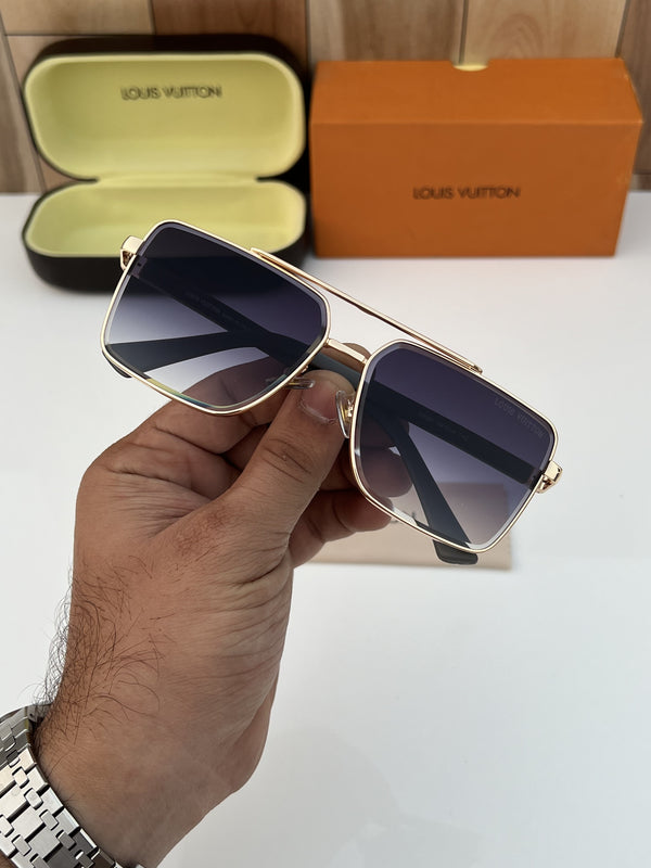 Louis Vuitton_23387_gold_black