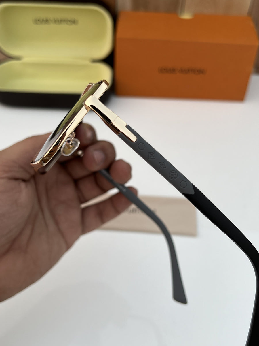 Louis Vuitton_23387_gold_black
