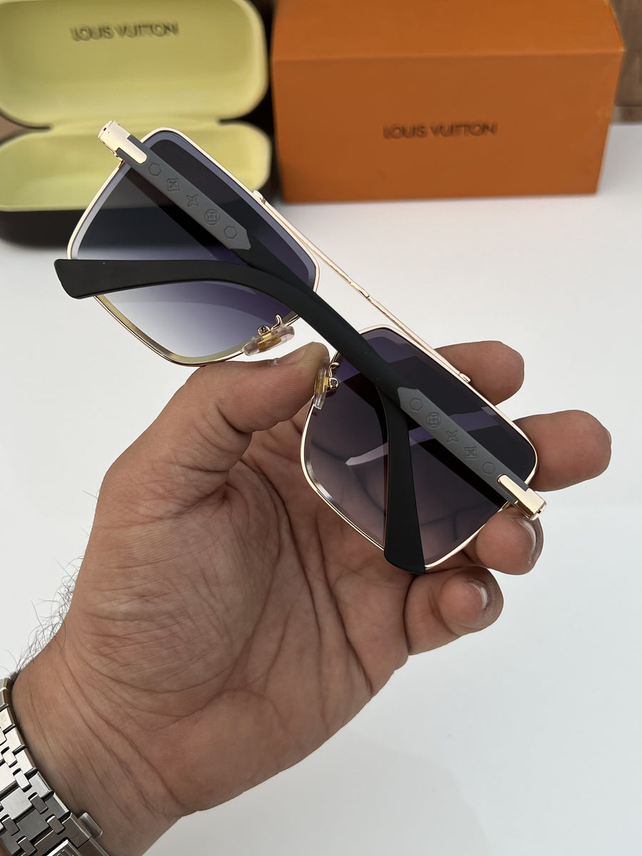 Louis Vuitton_23387_gold_black