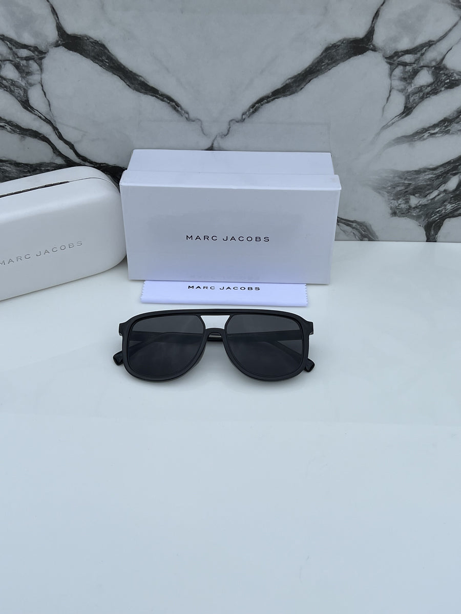 Marc_jacobs_1010_full_black
