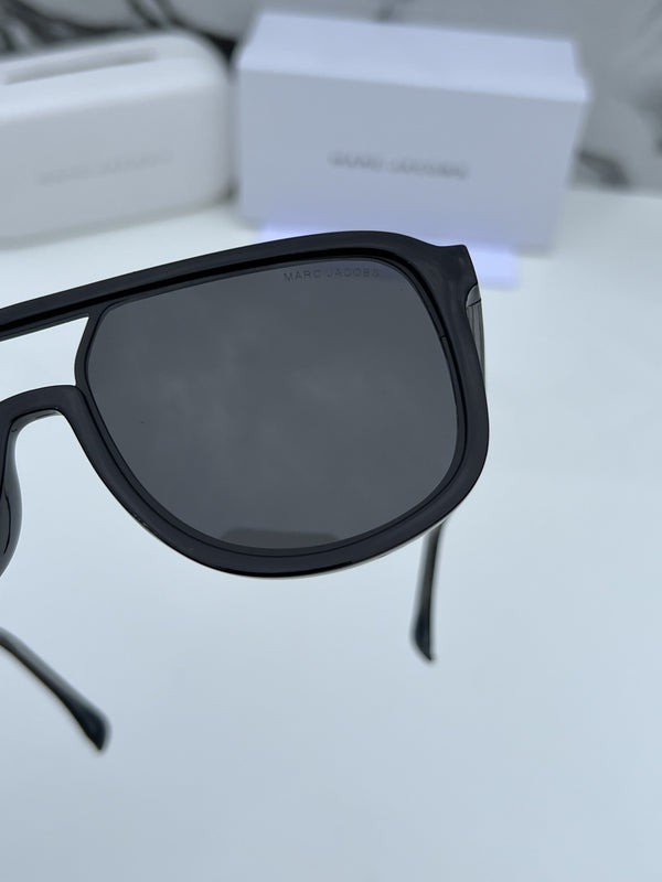Marc_jacobs_1010_full_black