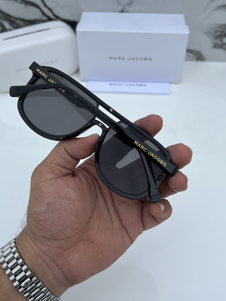 Marc_jacobs_1010_full_black