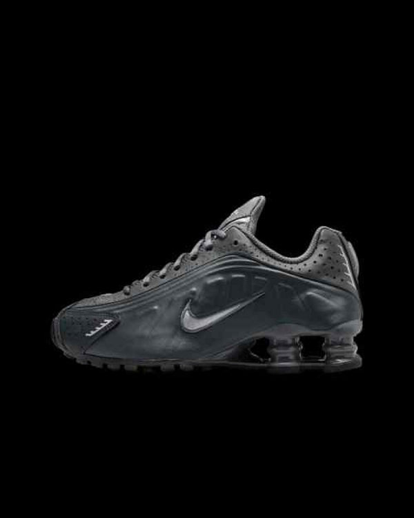 Nike shox r4 triple black