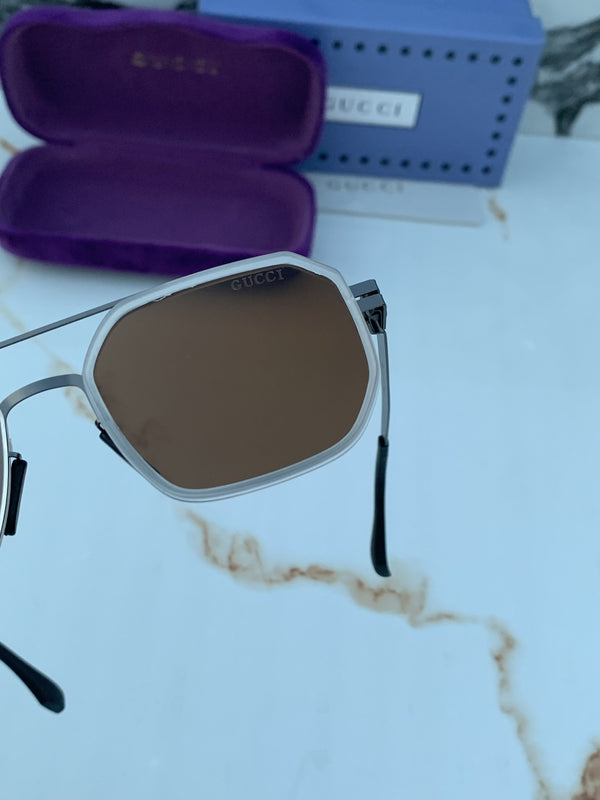 Gucci_007_white_brown