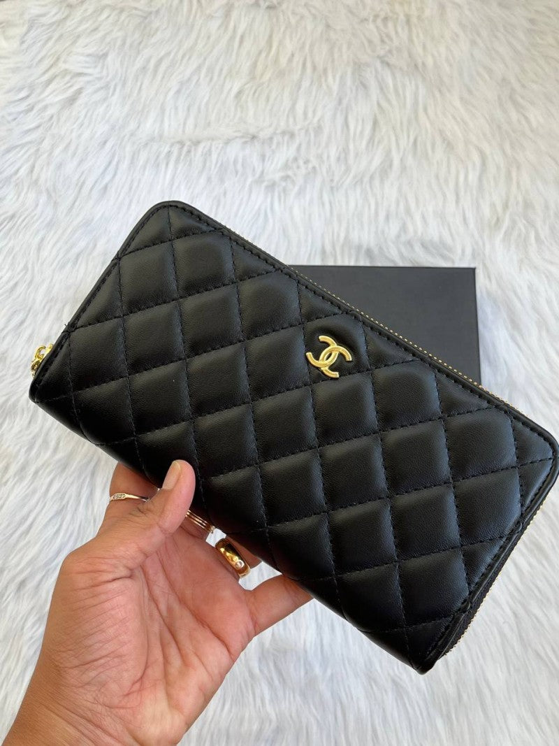 Chanel_73-93_Black_Zippy_Wallet_With_OriginalBox
