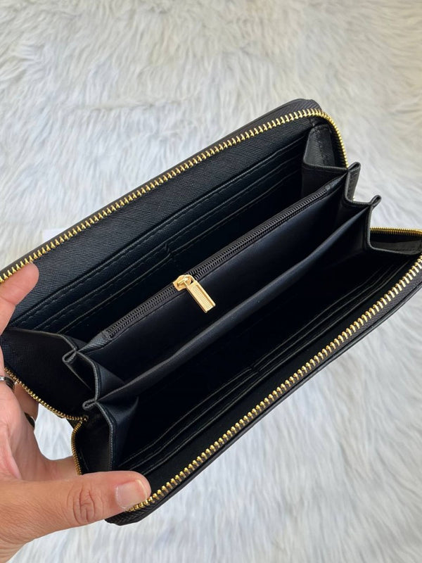 Chanel_73-93_Black_Zippy_Wallet_With_OriginalBox