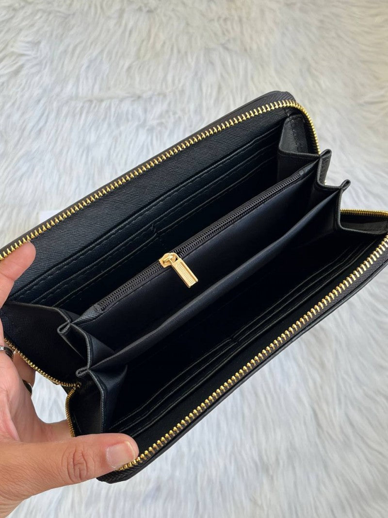 Chanel_73-93_Black_Zippy_Wallet_With_OriginalBox