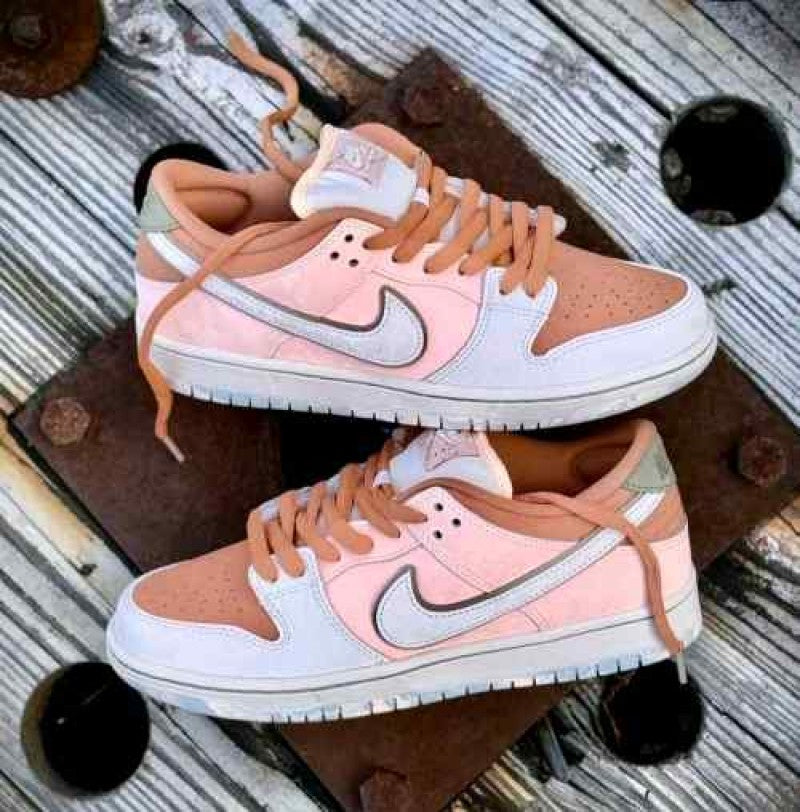 Nike SB Dunk Low Pro Crimson Tint Amber Brown