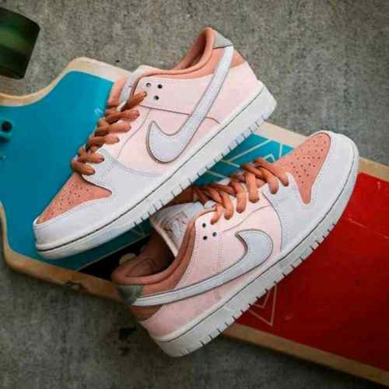 Nike SB Dunk Low Pro Crimson Tint Amber Brown