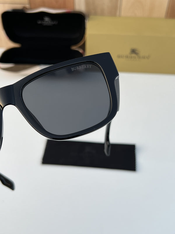 Burberry_wayfero_full_black