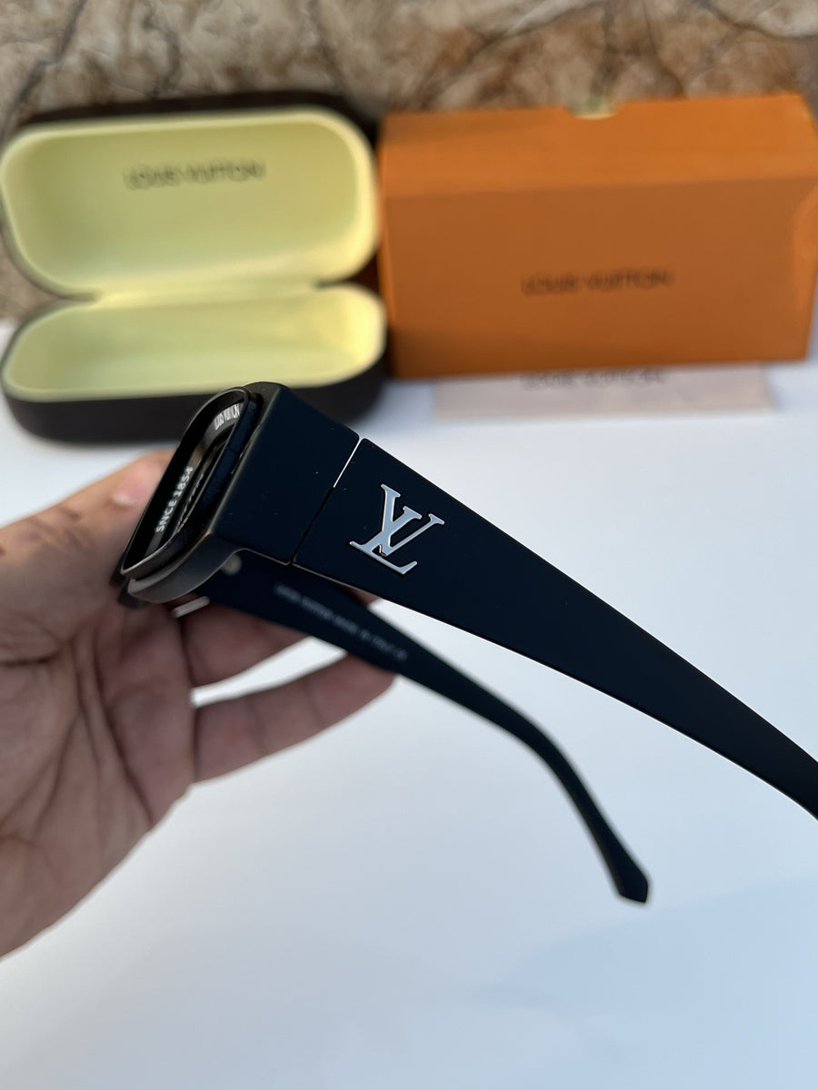 Louis Vuitton_6190_full_black