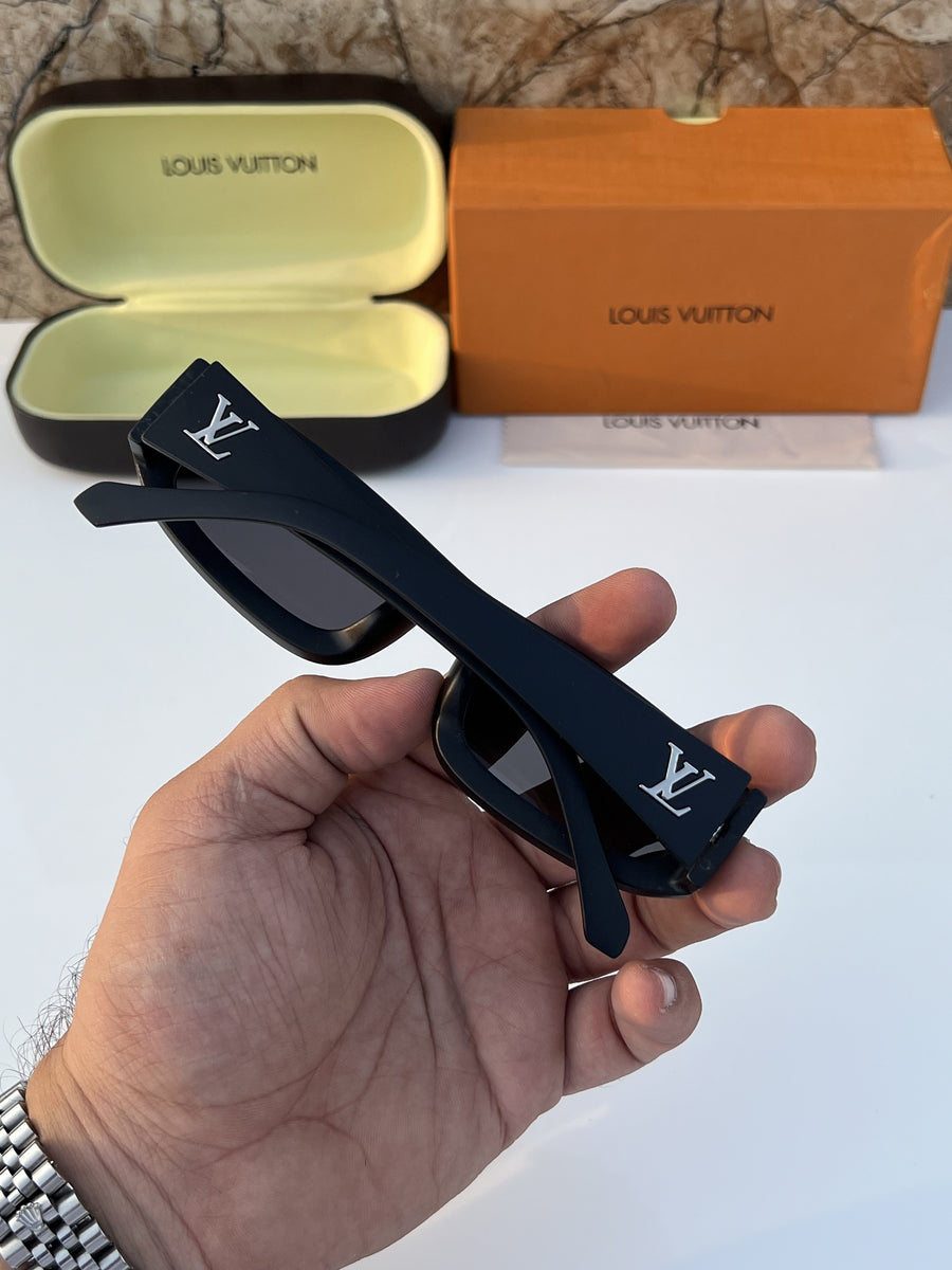 Louis Vuitton_6190_full_black
