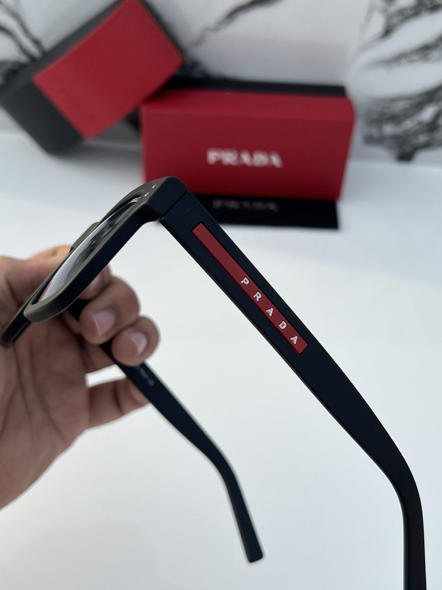 Prada_3835_full_black