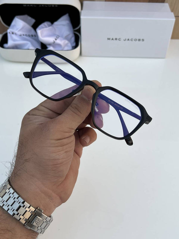 Marc_jacobs_502_black_plano