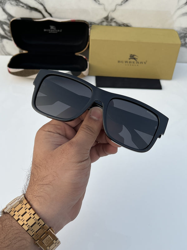Burberry_69019_full_black