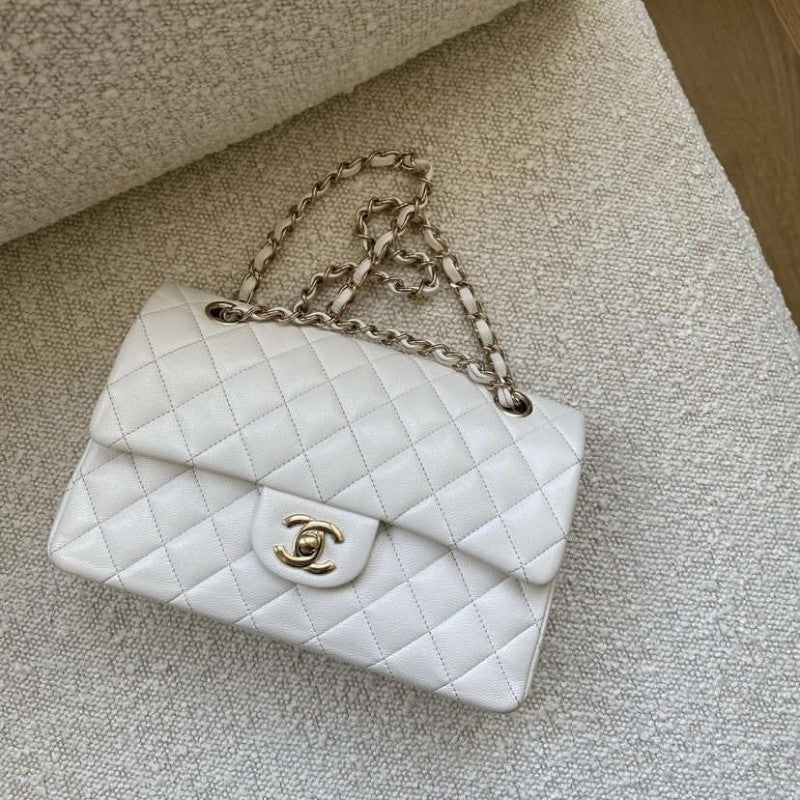 Chanel_Jumbo_Classic_Flap_White_With_OriginalBox