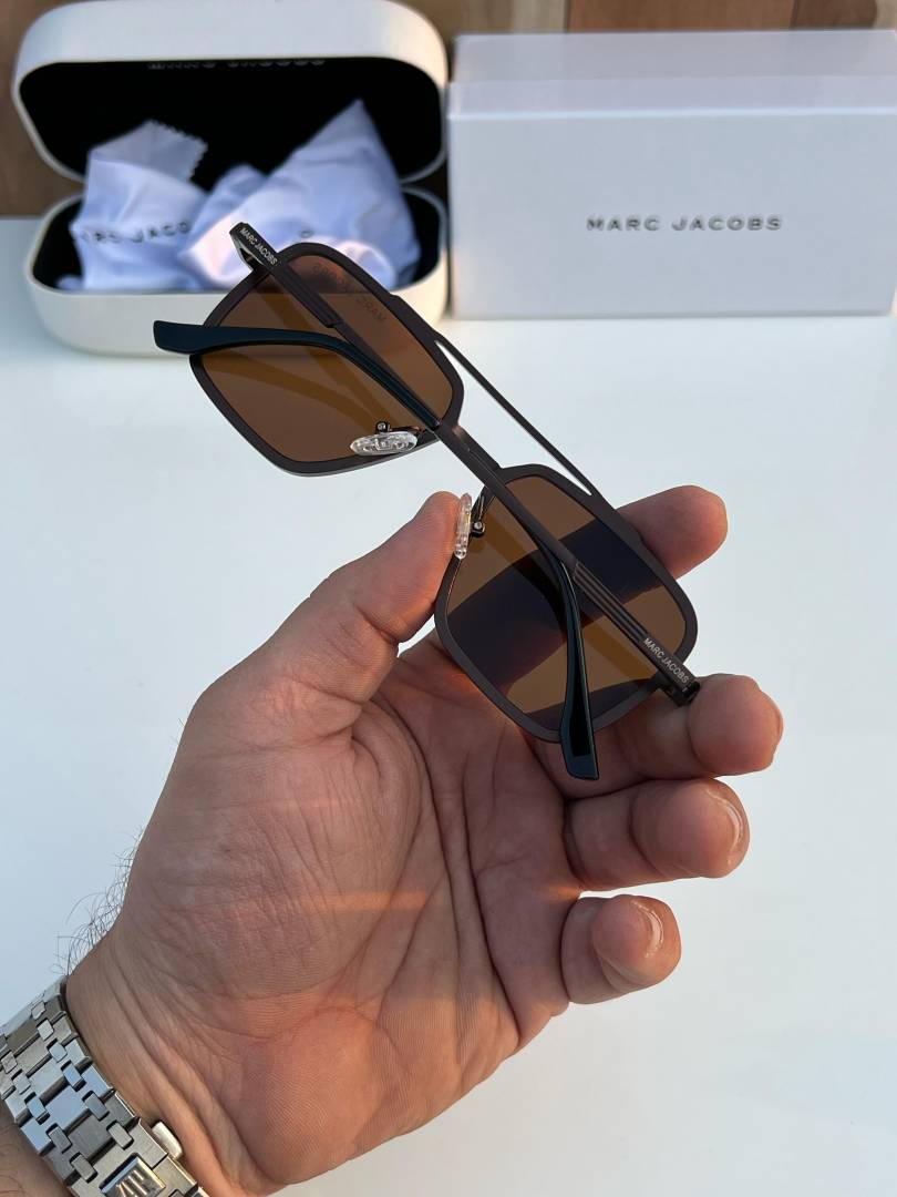 marc jacobs 505 brown