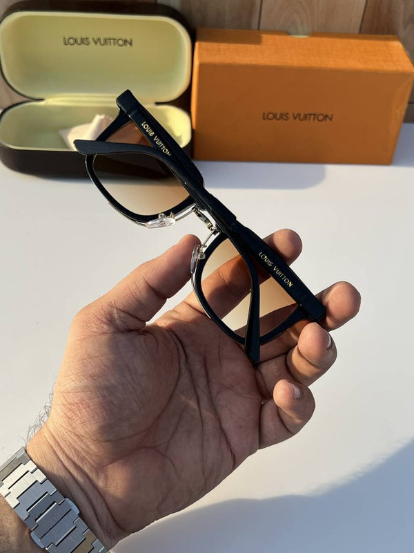 Louis Vuitton_1008_brown