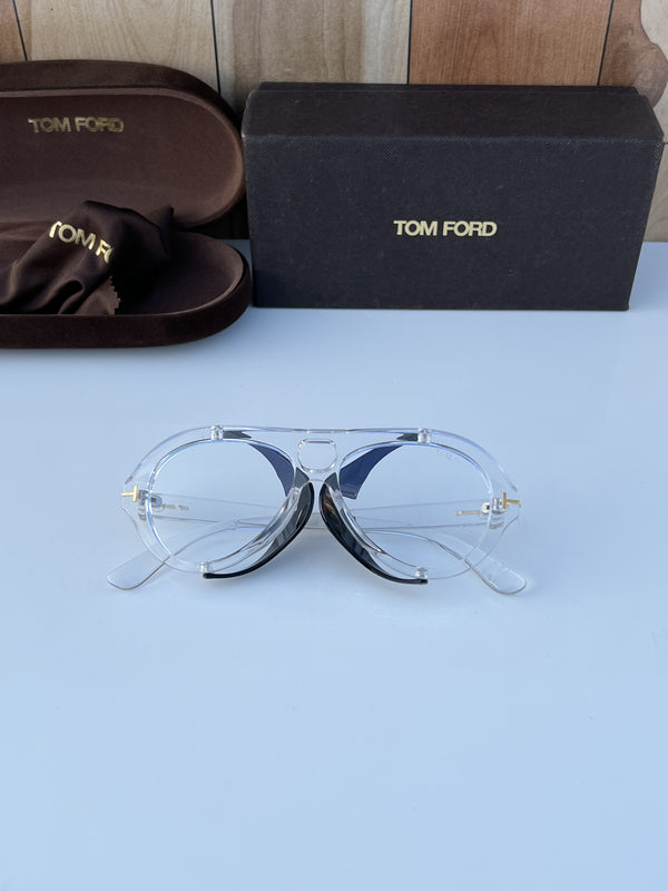 Tom forr_77137_white_plano