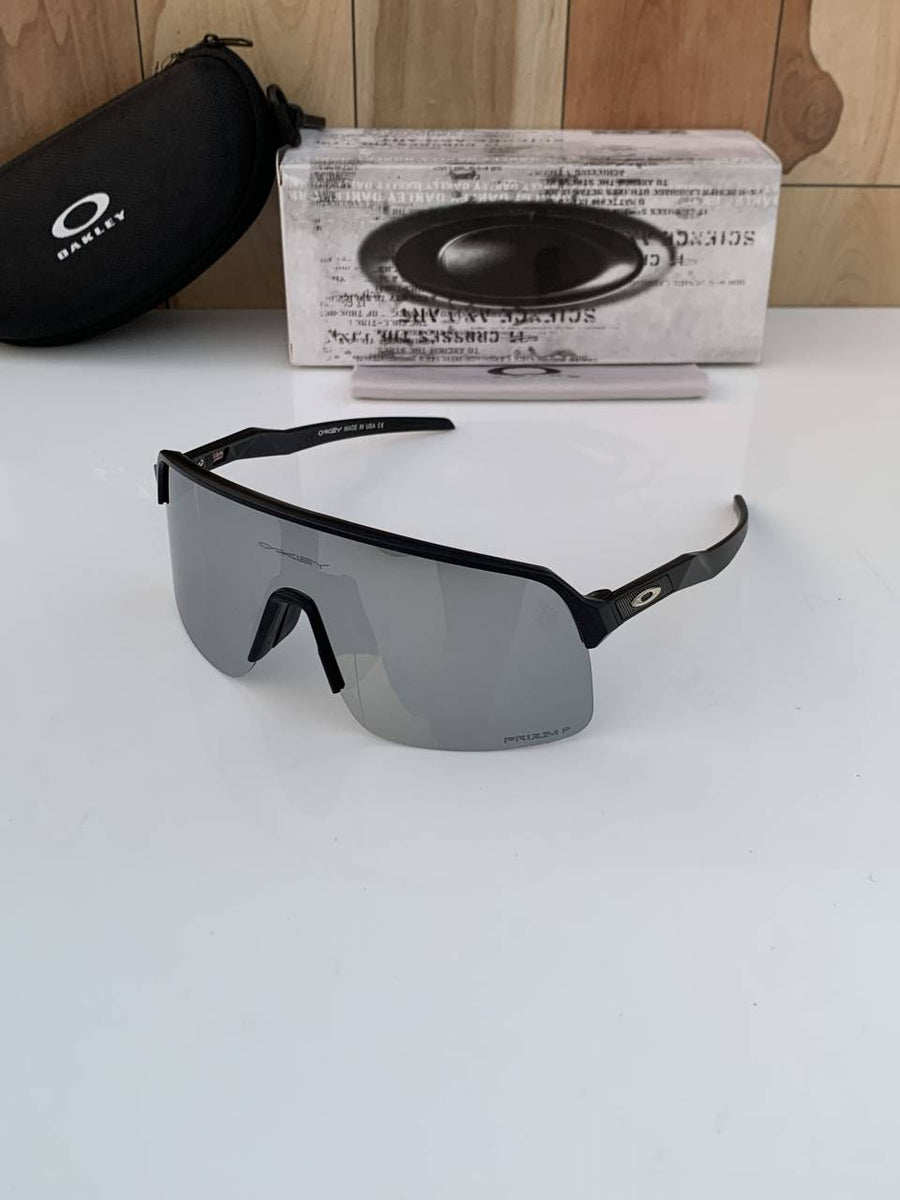 Oakley_9463_silver