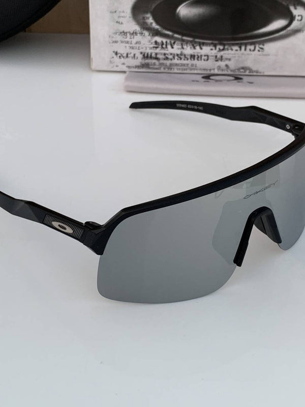 Oakley_9463_silver