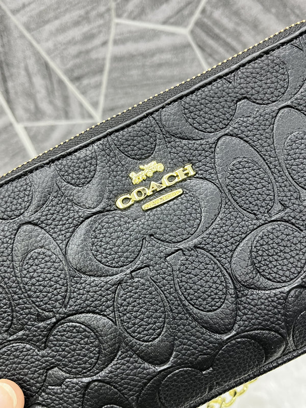 Coach_Large_Black_Wristlet_With_DustCover