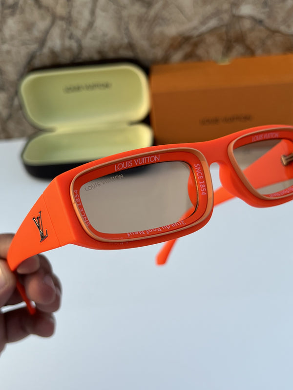 Louis Vuitton_6190_orange