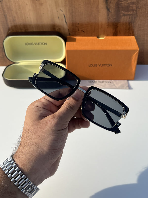 Louis Vuitton_7295_gold_black
