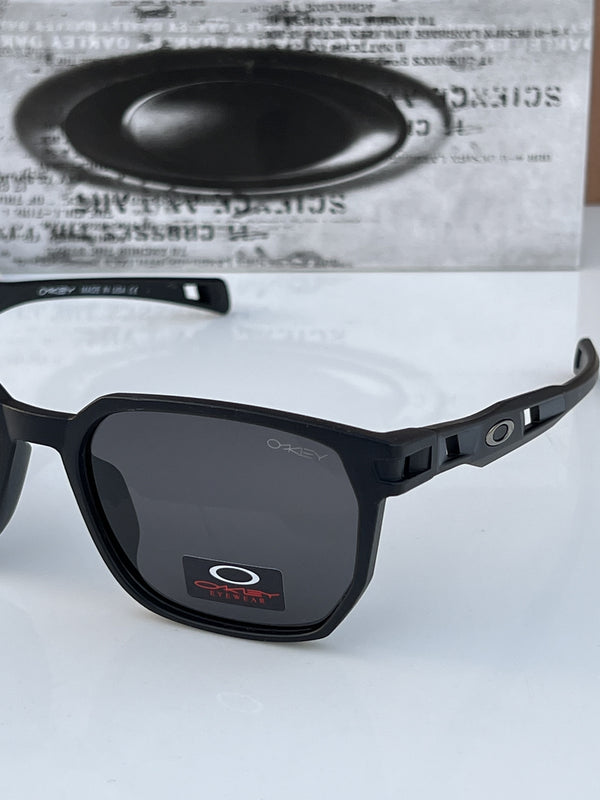 Oakley_3385_black