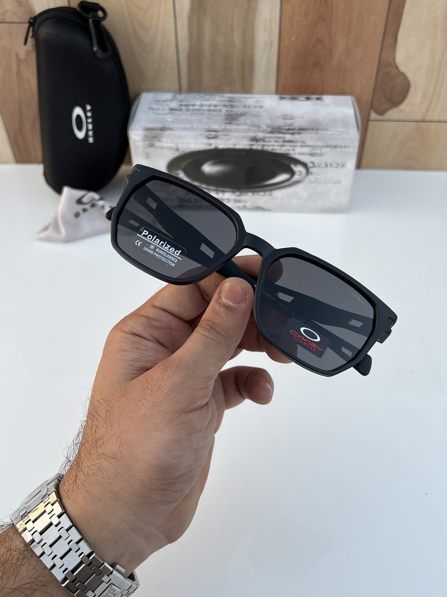 Oakley_3385_black