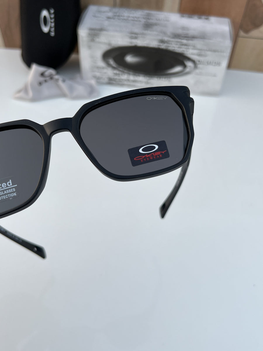 Oakley_3385_black