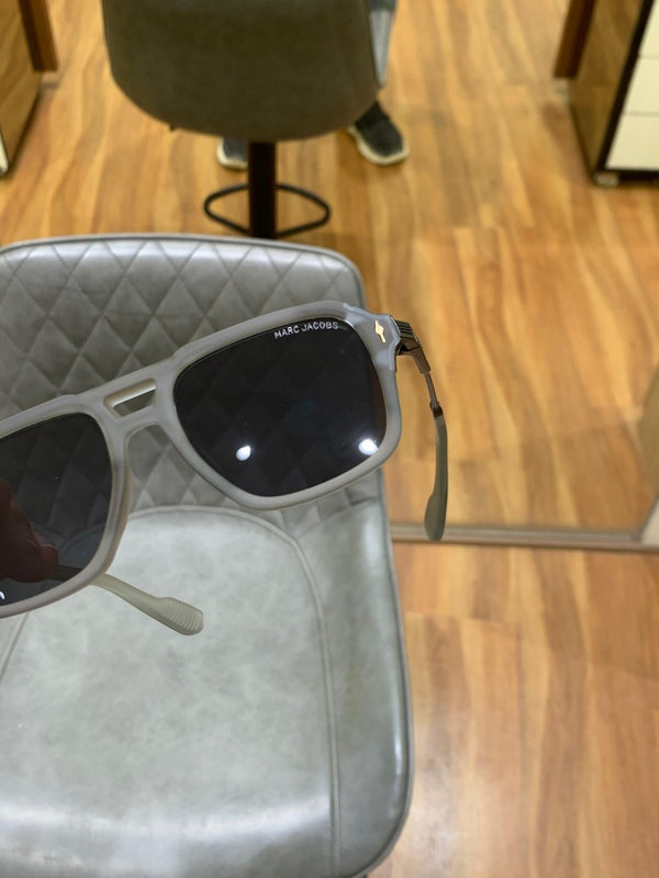 Marc_jacobs_37_grey