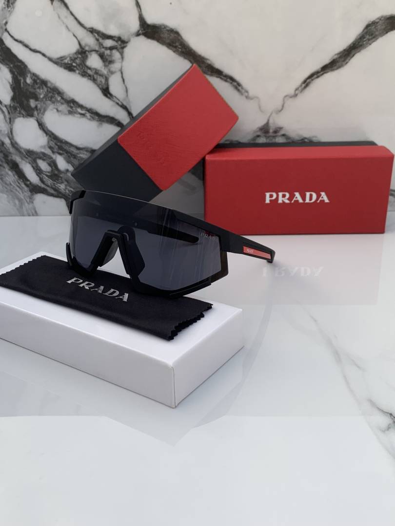 Prada_23053_full_black