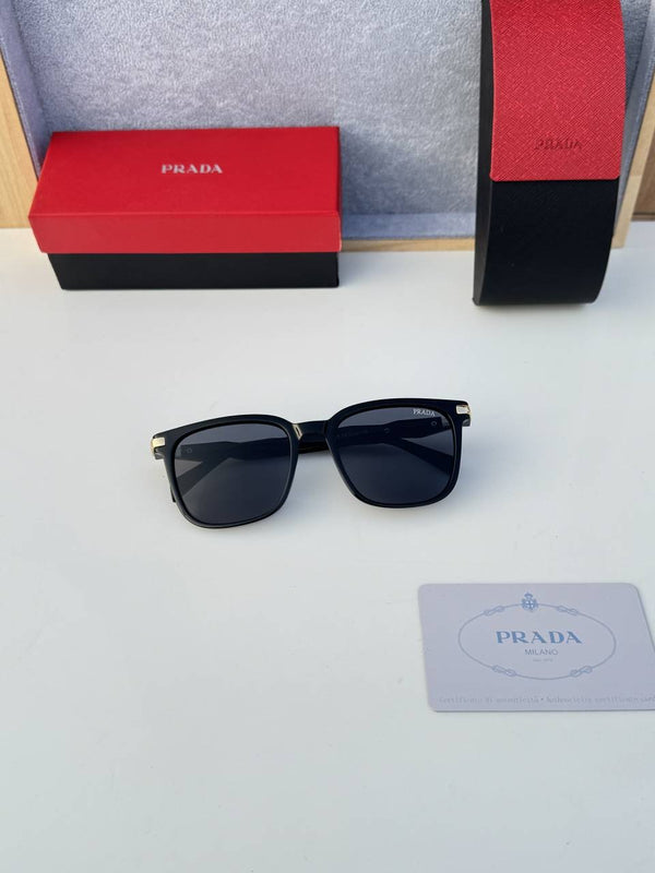Prada_8008_black_gold