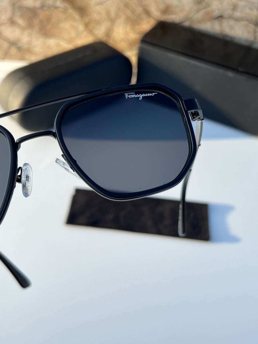 Ferragamo_294_full_black