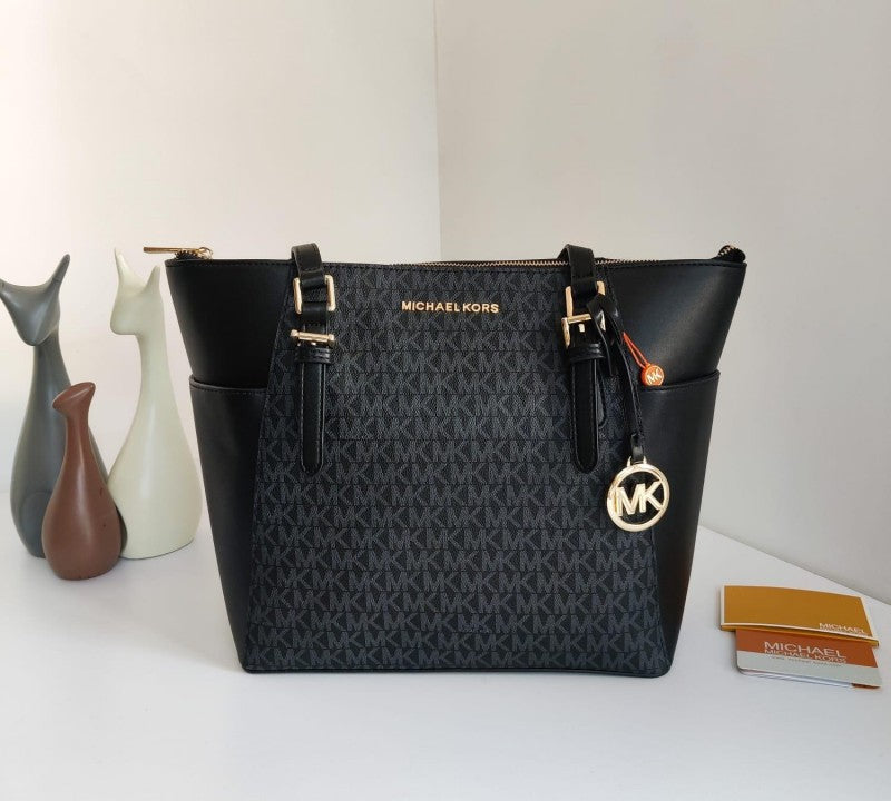 Michael Kors_Charlotte_Large_Tote_With_DustCover