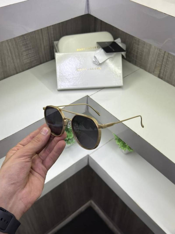 Marc Jacobs Gold Black 1300