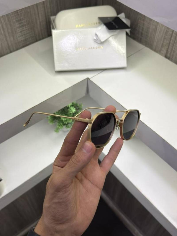 Marc Jacobs Gold Black 1300