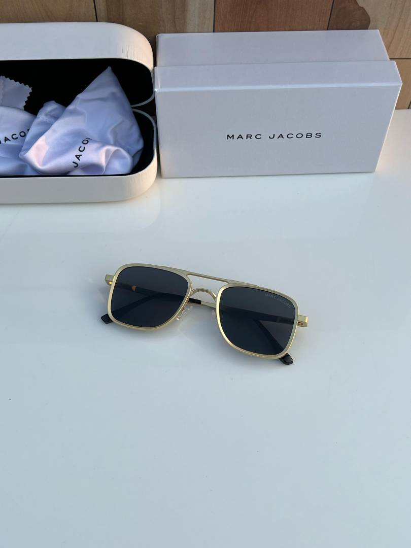 Marc jacobs 503 gold black