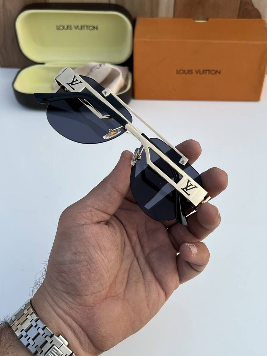 Louis Vuitton_3094_gold_black