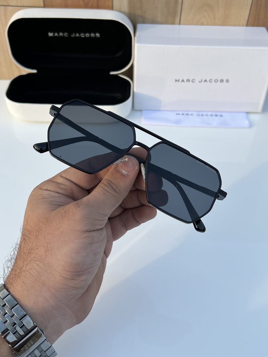 Marc_jacobs_510_full_black