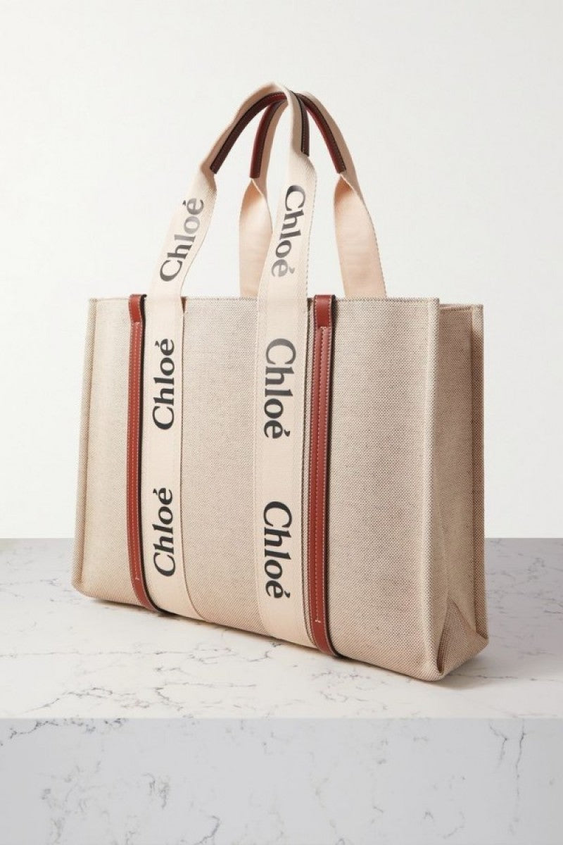 CHLOE Medium Woody Tote Bag With Dust Bag (White - 397)