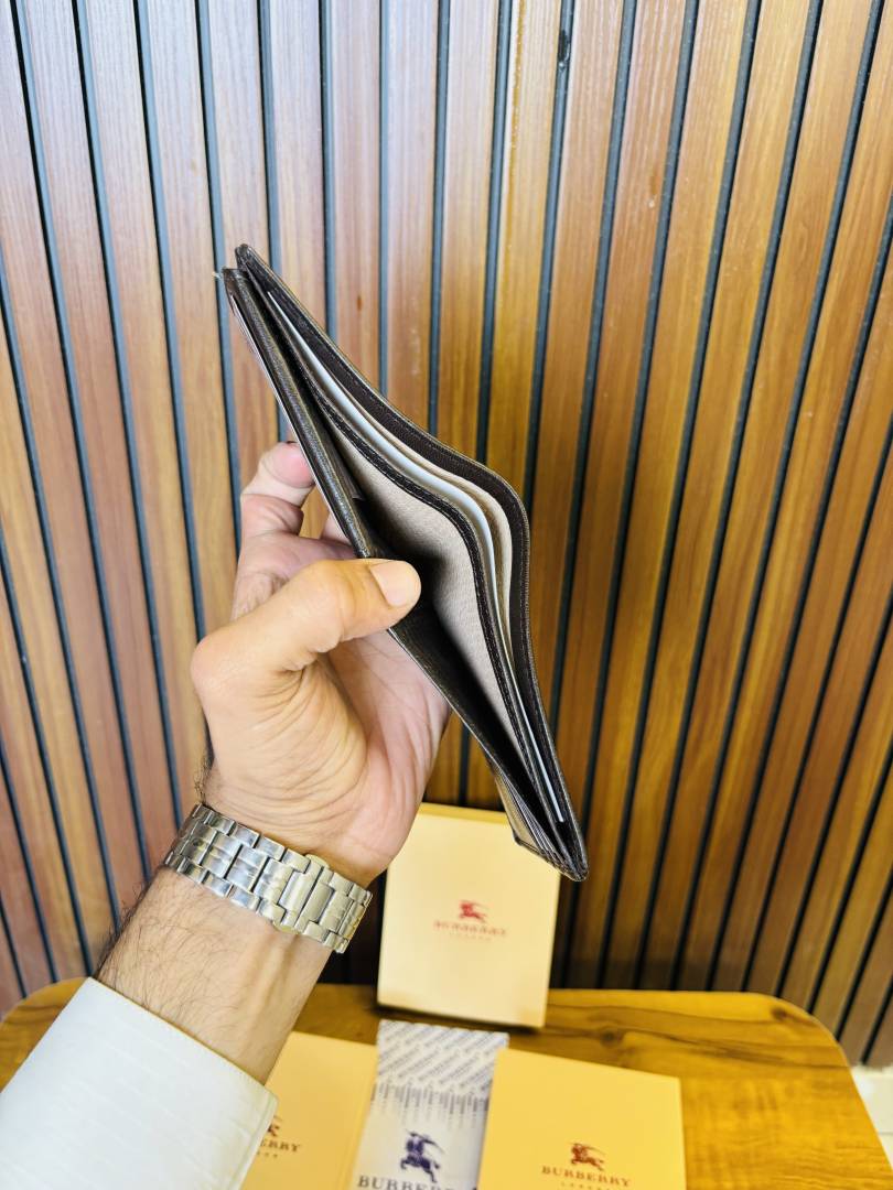 125 BURBERY PREMIUM QUALITY WALLET