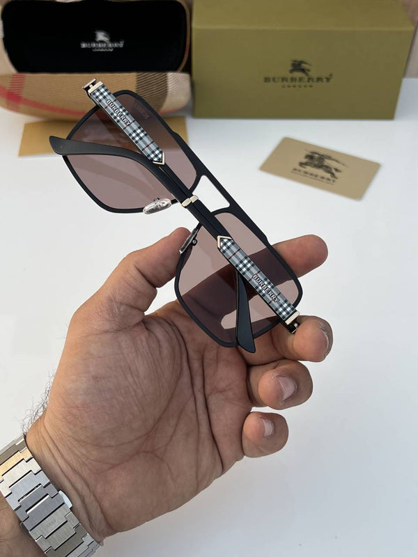 Burberry_7939_black_candy