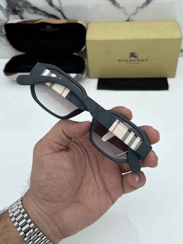 Burberry_1119_green