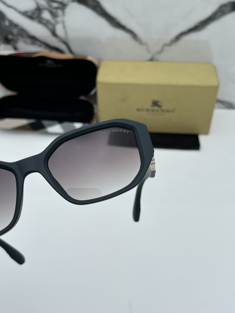 Burberry_1119_green