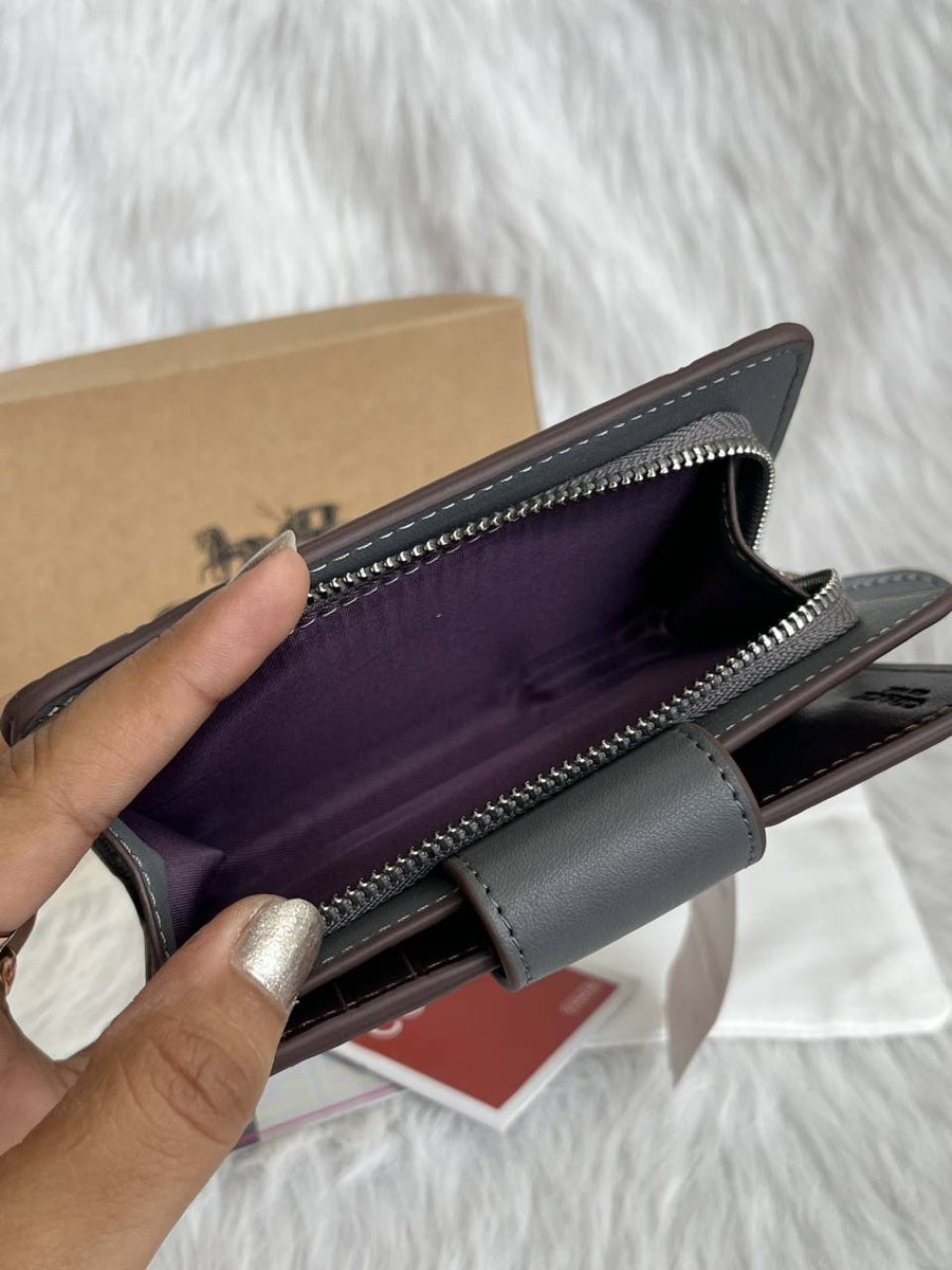 Coach_2-3_Premium_Flap_Wallet_With_OriginalBox_DustCover_Highend_Coded